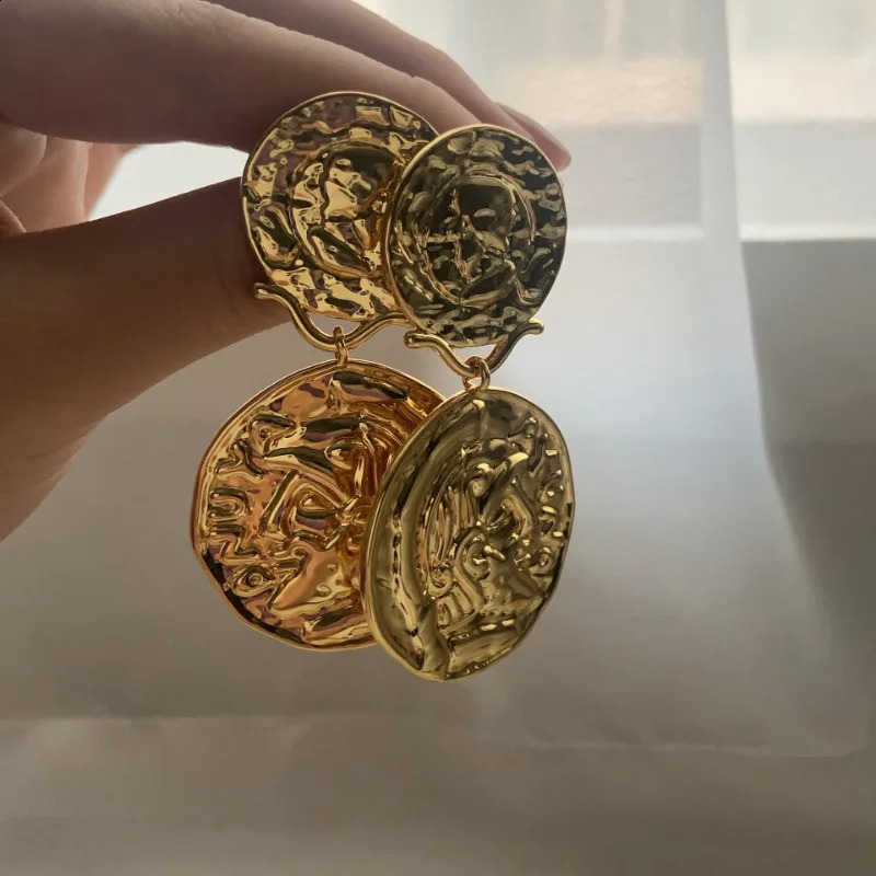 Retro Ancient Roman Coin Womens Dangle Earrings Fashion High-end Charm Unique Womens Earrings 250411