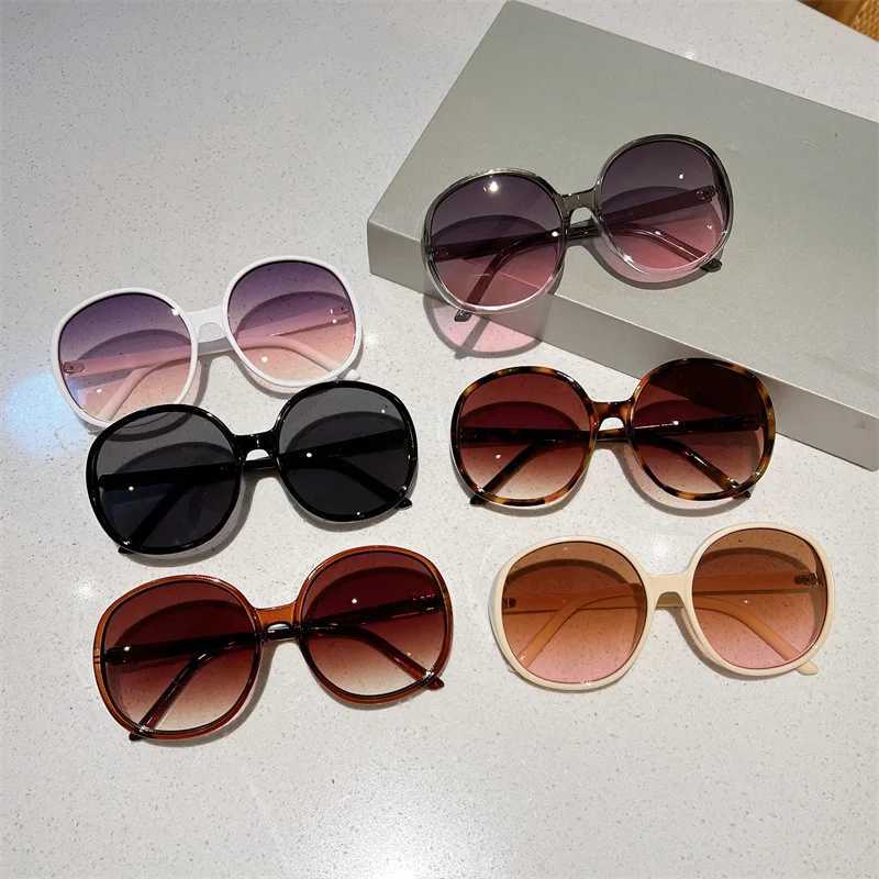 Luxury Brand Designer Round Sunglasses Women For Men 2023 Vintage Fashion Sun Glasses Trendy Punk Oversized Big Frame ShadesC250411