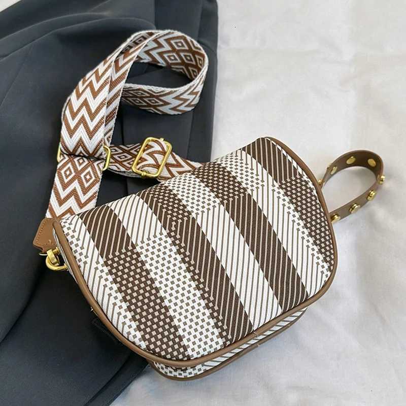 Fashion striped contrasting womens crossbody bag simple and lightweight womens elegant backpackT2511112