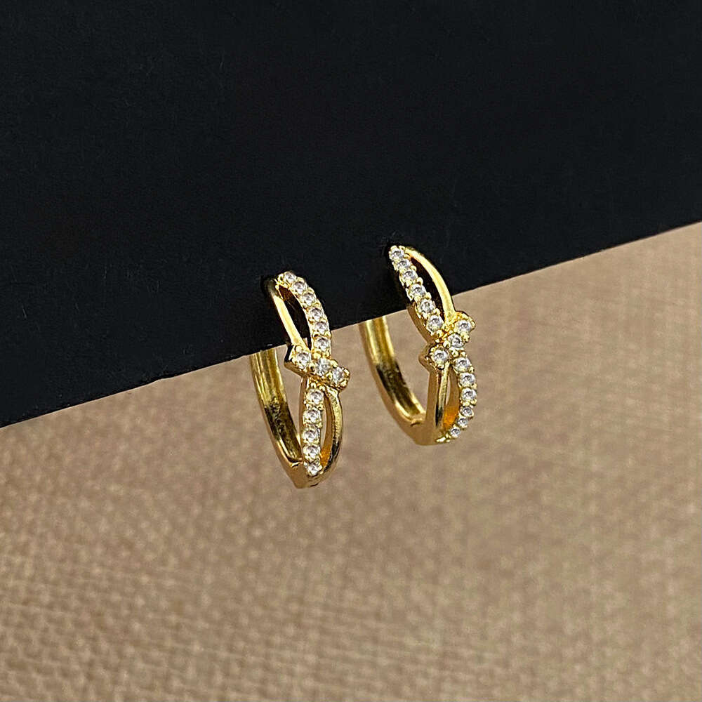 Earrings Designer Luxury knot earring Hot Selling Braided Hoop Niche Design Exquisite Micro Inlaid Elegant INS High End Ear rings
