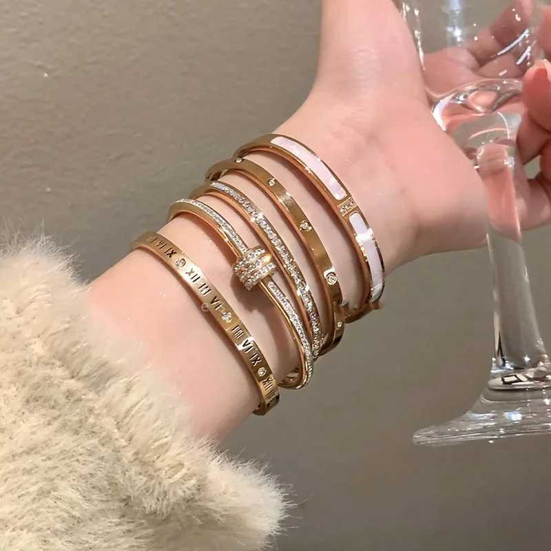 Gold Color Stainless Steel Colorfast Bracelets Skyful Star Bracelets Set for Women Fashion Light Luxury Jewelry Gifts WholesaleC250411