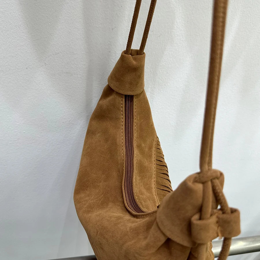 Retro Suede Velvet Tassel Single-Shoulder Crossbody Bags For Women Boho Style Fringe Solid Handbags For Outdoor Travel 251110