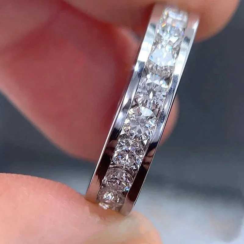 Huitan Simple Stylish Rings with shiny cubic zirconia modern personalized accessories womens eternal jewelry engagementXJ250412