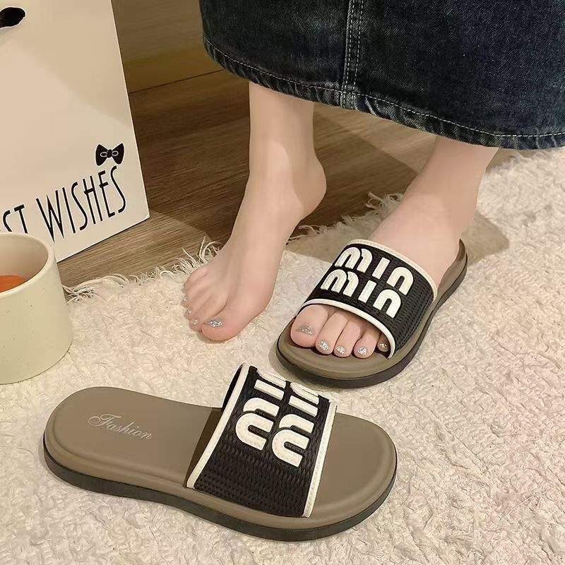 2025 Summer New Style Free Shipping Fashionable Thick Bottom Apricot Cool Slippers 36-41 Women Designer Outdoor Slippers