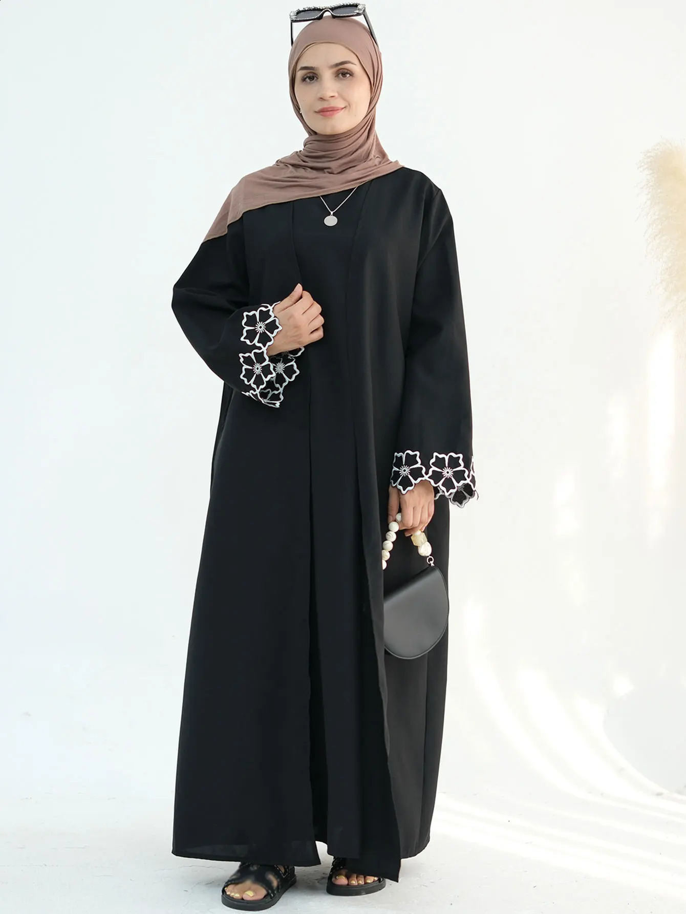 Black Muslim Abaya Dress with Intricate Tailored Cuff y for Middle Eastern Women Ideal Eid al Fitr Clothing 250411