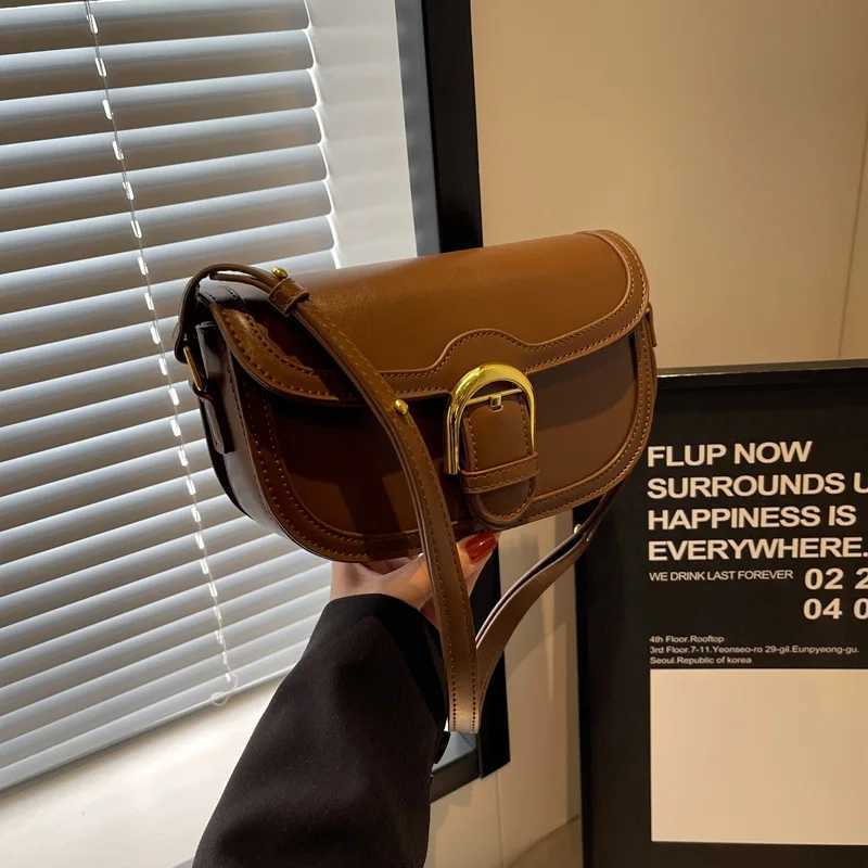 2025 AW Vintage Saddle Bag Womens Minimalist Shoulder Purse Stylish Commuter Crossbody Retro Versatile HandbagW251111