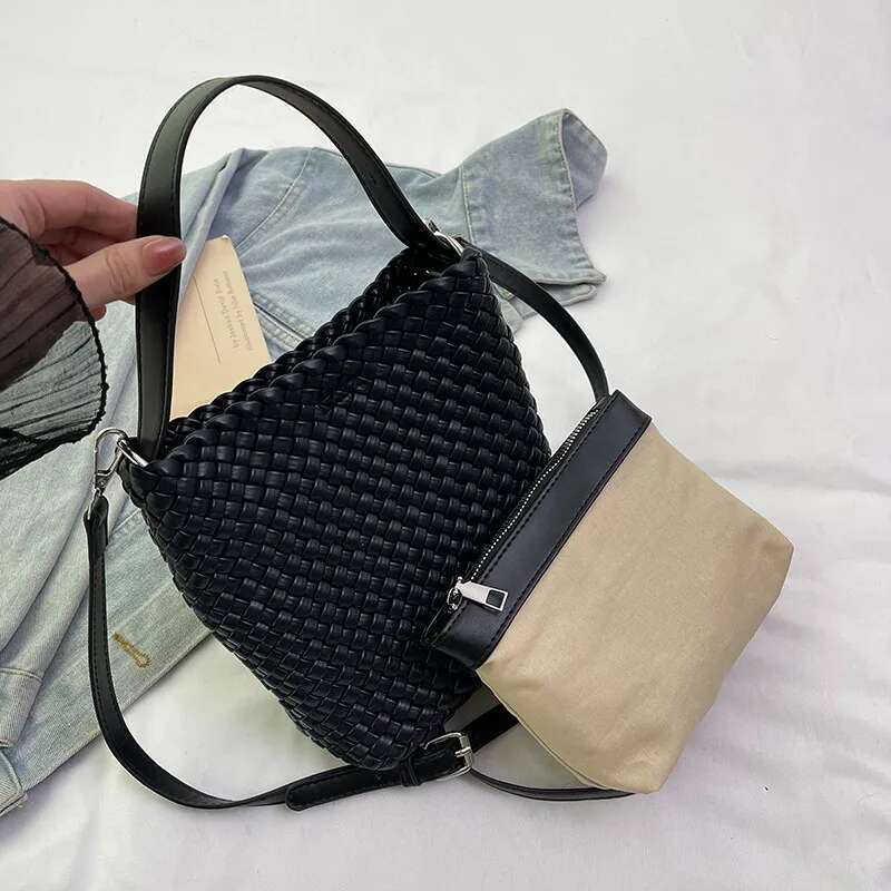 Chic Solid Color Crossbody Purse Vintage Minimalist Leather Handbag Elegant Commuter Tote For Fashionable Women