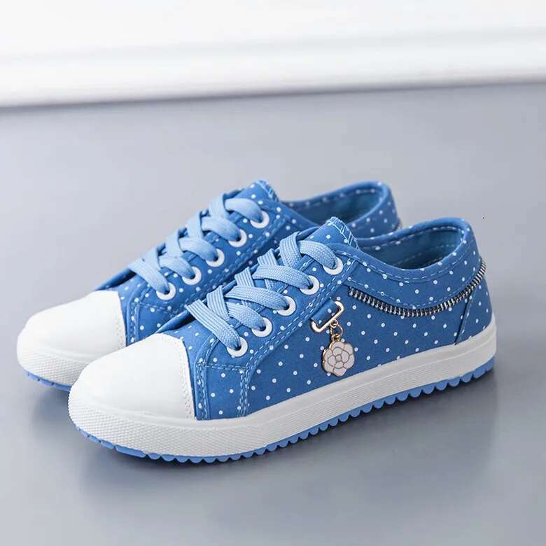 2025 Summer New Women's Casual Hollow Lace Canvas Hollow Breathable Designer Fashion Flat Shoes Sports Shoes