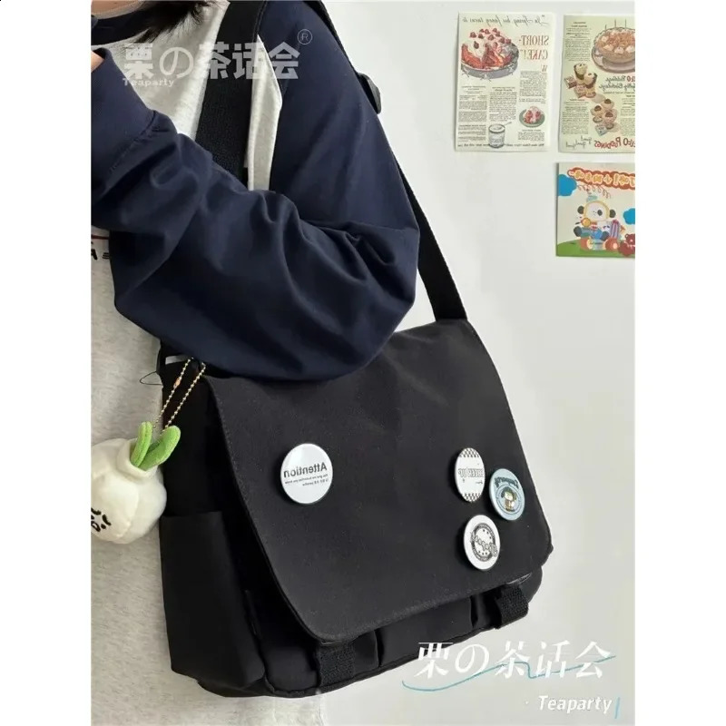 Collage Student School Bags Womens and Mens Unisex Cross body Bag Multi Pocket Messenger Bag Simple Nylon Shoulder Bag 250411