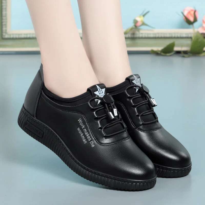 2025 new retro running women's non slip lightweight student casual sports soft leather sole designer fashionable low top shoes