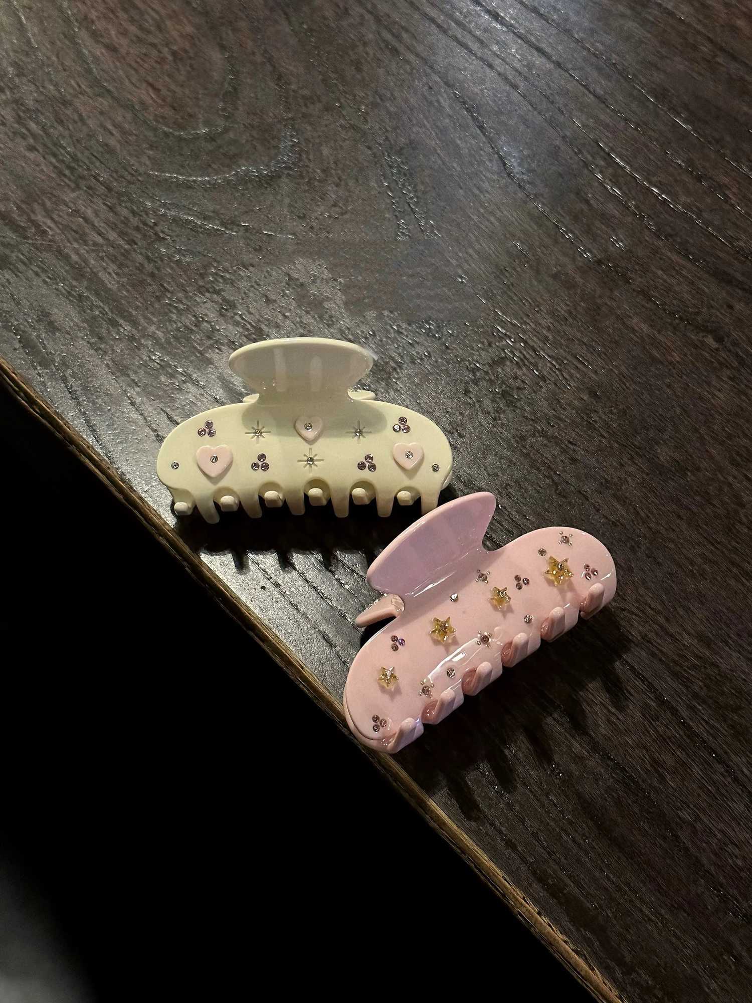 Crystal heart-shaped hair accessory beach style hair clip retro claw clip summer rhinestone hair clip Y2504012