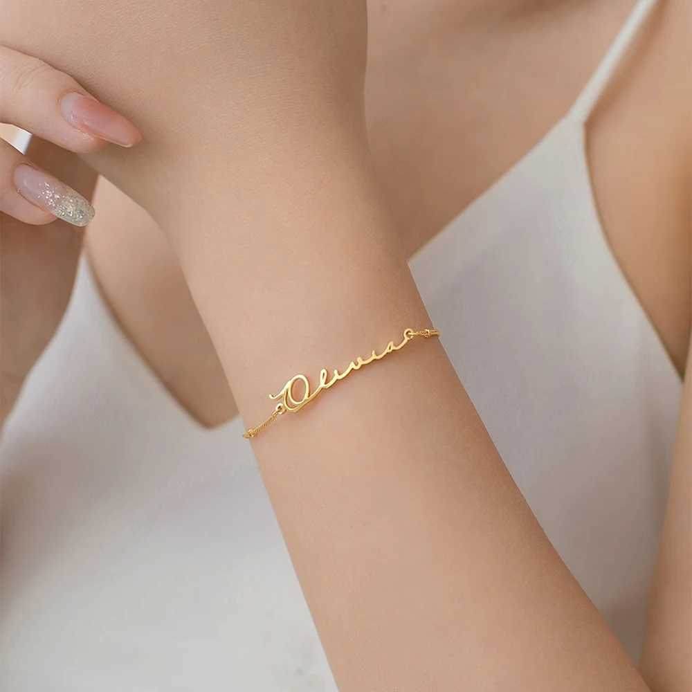Fashion Customized Name Bracelets Letter Stainless Steel Personalized Bracelets For Women Baby bangle Jewelry Not Allergic GiftC250411