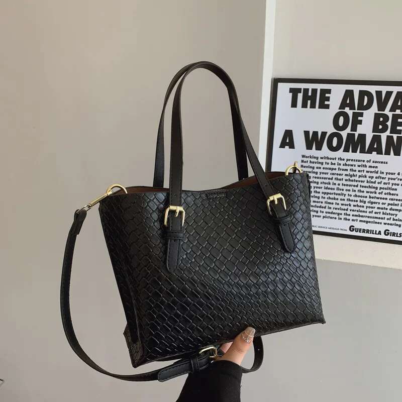 Niche Design Underarm 2025 Large Capacity Single Shoulder Crossbody Braided Fashion Girl Small Square Bag