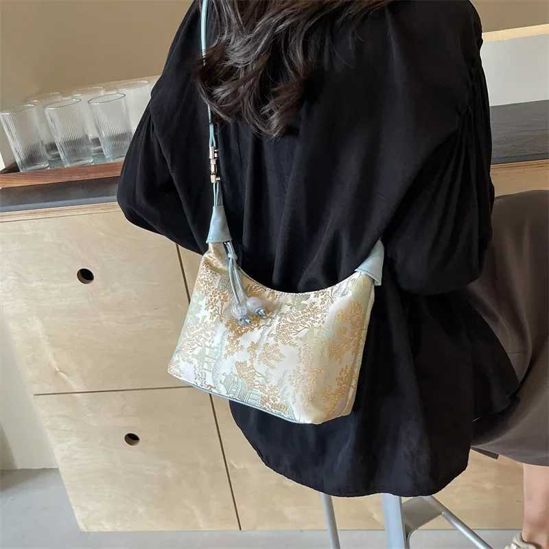 2025 Trendy Exquisite Niche Embroidered Chinese Dumpling Bag for Women - Versatile Single Shoulder Crossbody Handheld StylesW251112