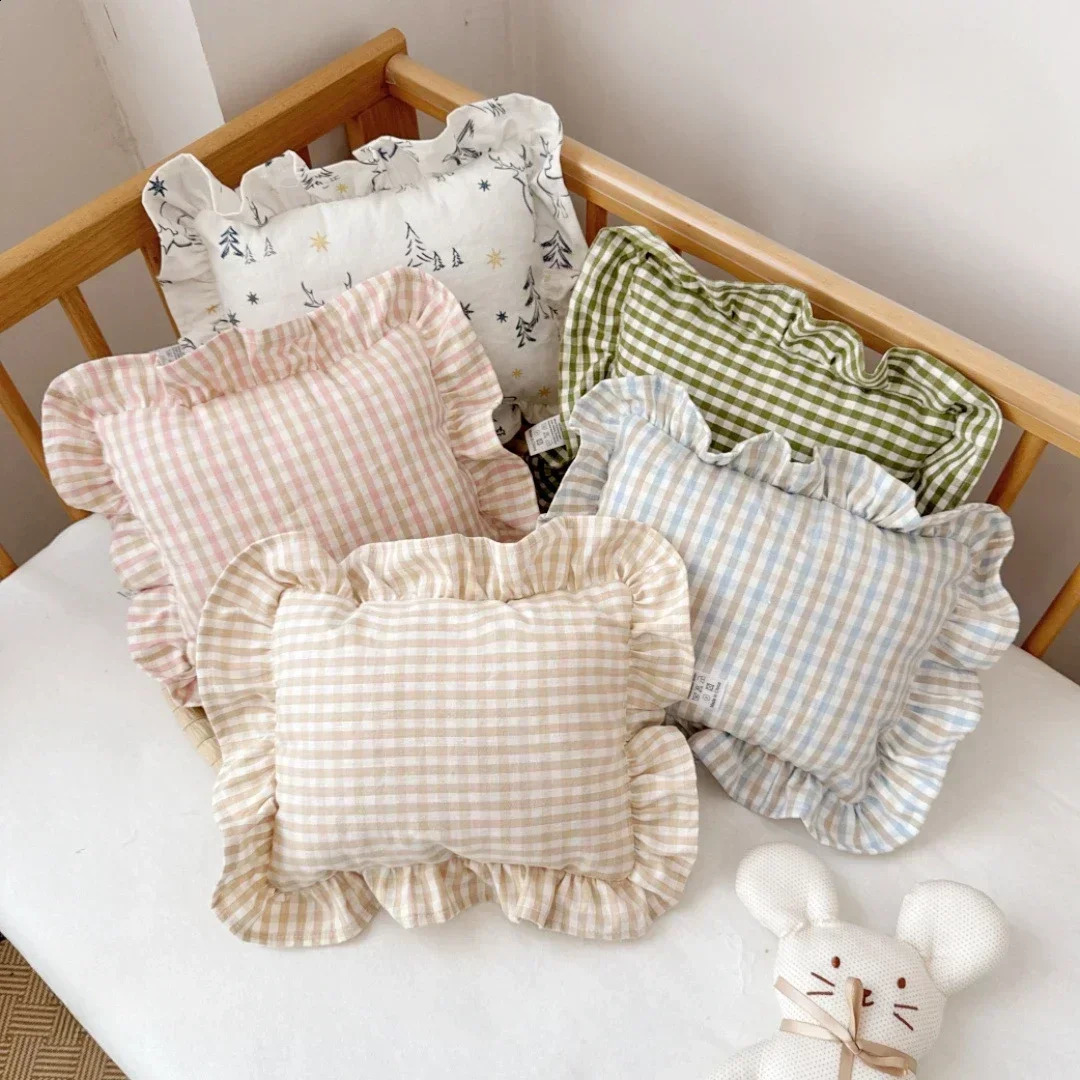 Nordic Style Cotton Baby Small Pillow 28x34cm with Ruffles Muslin Kids Cushion Baby born Bedding Pillows Cushions Room 250411