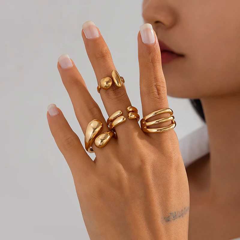 4pcs Creative Geometry Embraces Her Ring Set for Women Elegant Water Drop Gold Adjustable Ring Party JewelryXJ250412