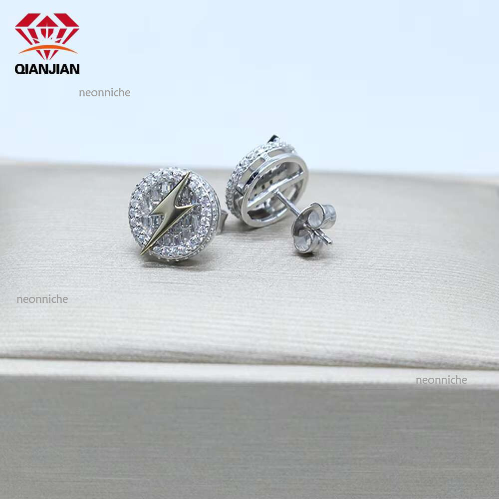 Fashion Jewelry Hip Hop Style 10K Gold Stud Lighing Iced Out Moissanite Earrings for Men