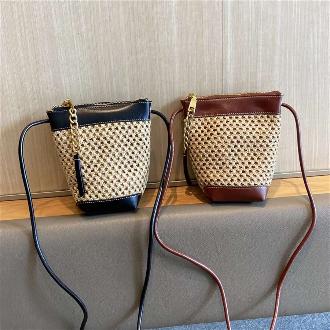 2024 New Style Cowhide Leather Crossbody Designer Casual Mobile Phone High Quality High-End Straw Basket Women Bag