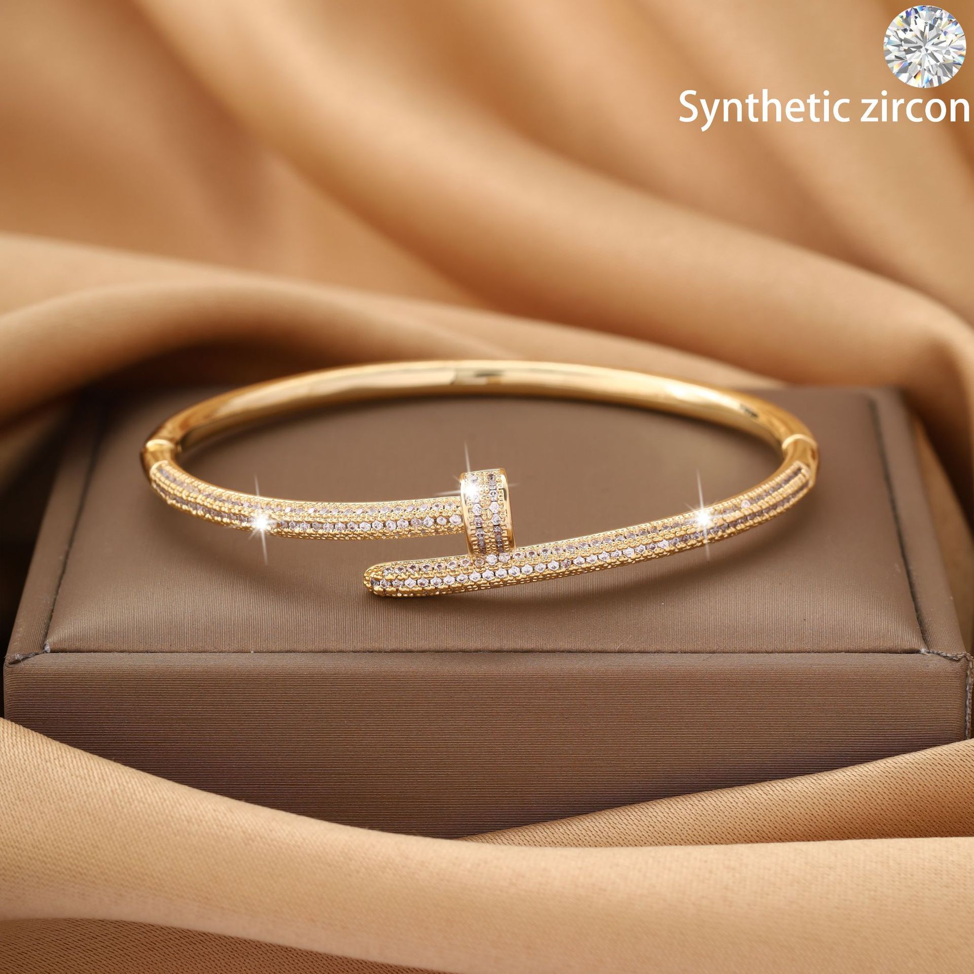 Fashion Designer Bangle Cuff Bracelets Paved AAA Zircon Diamond Nail Cross Shape Gold Plated Trendy Versatile Jewelry Factory Wholesale