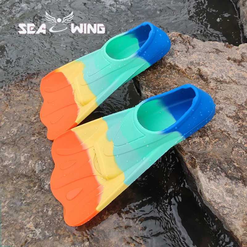 New colored swimming training fins for summer tourism elastic and soft silicone diving frog shoesY250412