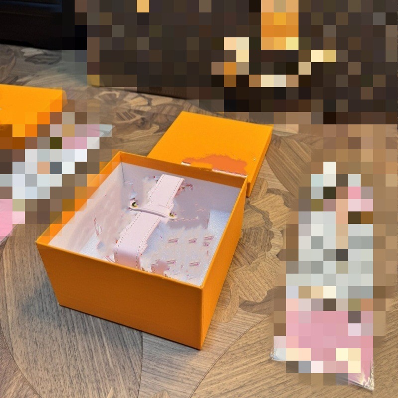 Round Shaped Crystal Acrylic Holder Box For Accessories | Stylish Travel-Sized Jewelery Container 12545