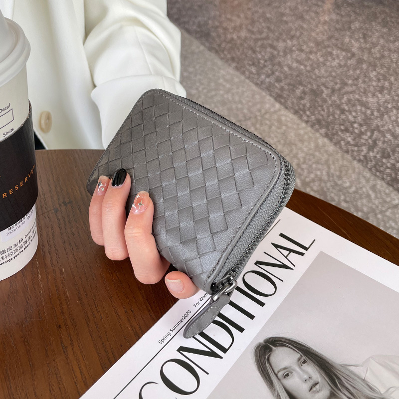 2025 new Genuine leather women's coin purse and card holder integrated bag sheepskin hand-woven with zipper large-capacity card clip