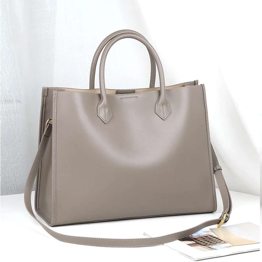 2023 Women Elegant Cow Leather Business Lady Portfolio Handbag Fashion A4 Large Capacity Female Designer Shoulder Bag