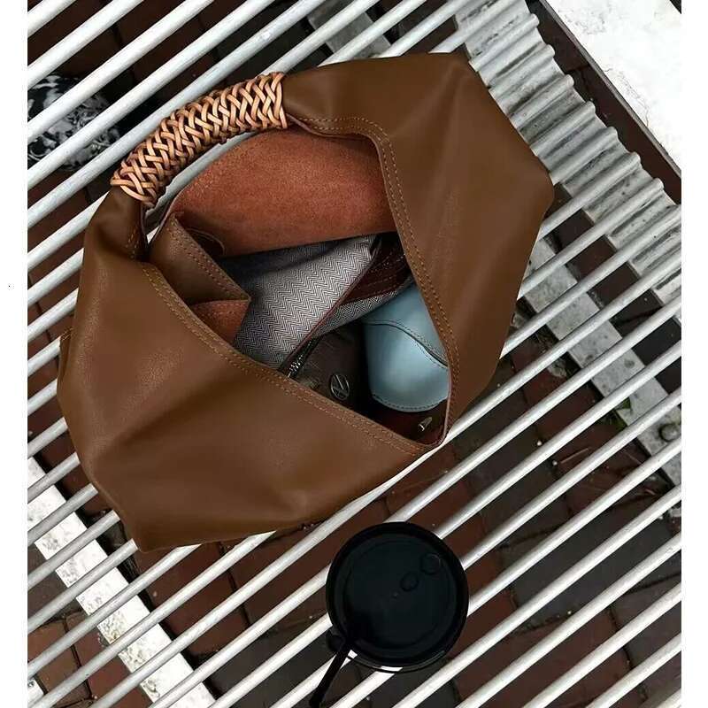Versatile Women's Tote Cow Leather Underarm Woven Design Single Shoulder Portable Big Bag For Women 2052