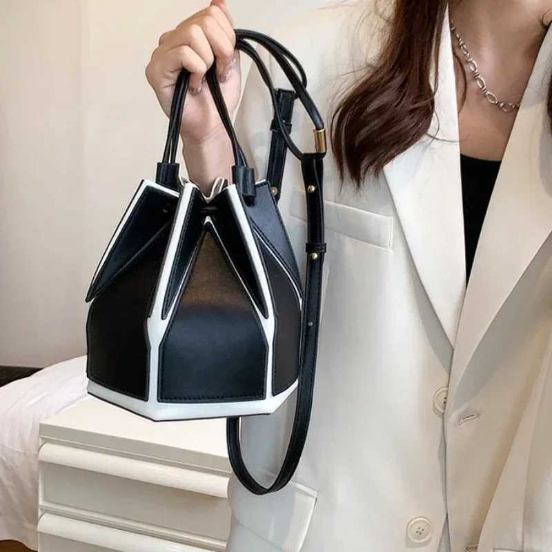 Womens niche folding bag multifunctional messenger bag portable bag high-quality popular summer new 2025 wallet and handbagXJ250412