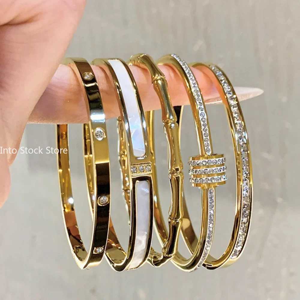Titanium Steel Bracelet White Fritillary Shell Bracelet Luxury Design Stainless Steel Bangles for Women Jewellery WomenC250411