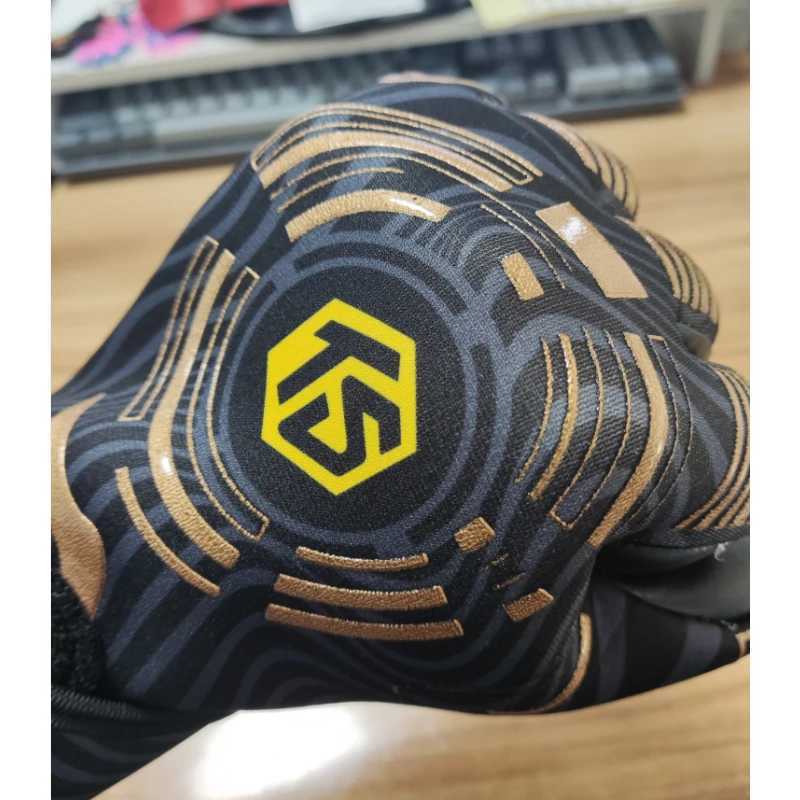 Professional Football Goalkeeper Gloves Children Adult Latex Thickened Protection Children Goalkeeper Youth Goalkeeper Football GlovesXJ250412