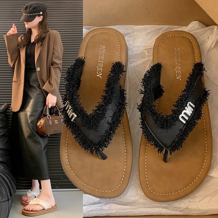 Women's 2025 summer new trend flip-flops soft soles to wear casual style seaside niche flat non-slip thick soles flip-flops