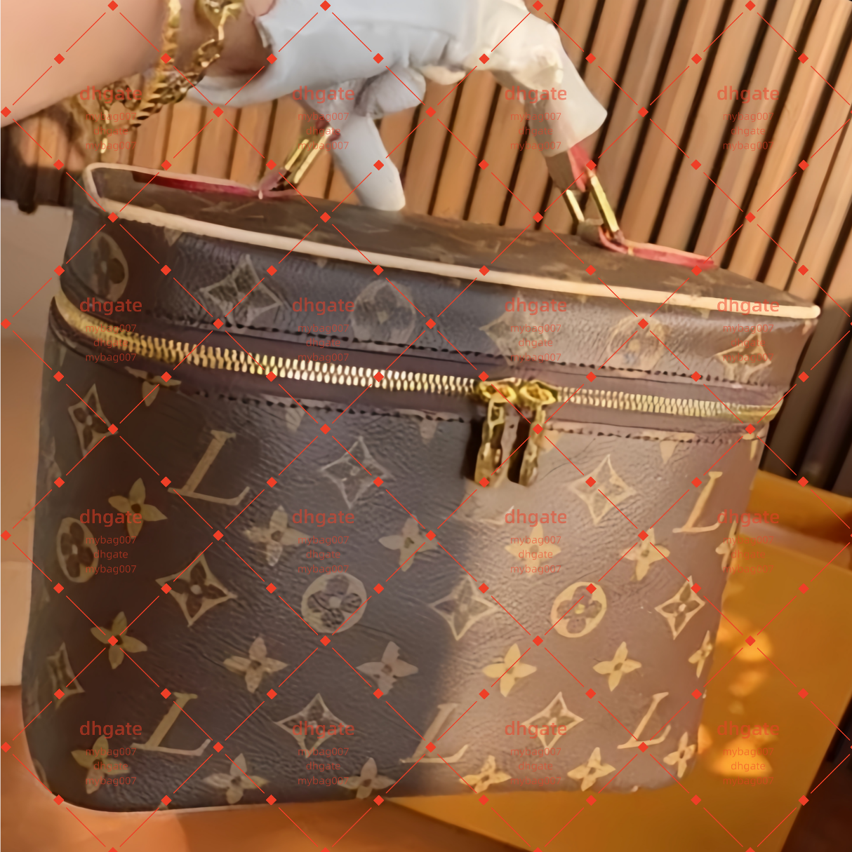 Men Womens Double zipper Makeup Bag Designer Women WashBag Large Capacity Cosmetic Bags Toiletry Bag classic Man Toilet Bag Free gift of silk scarf