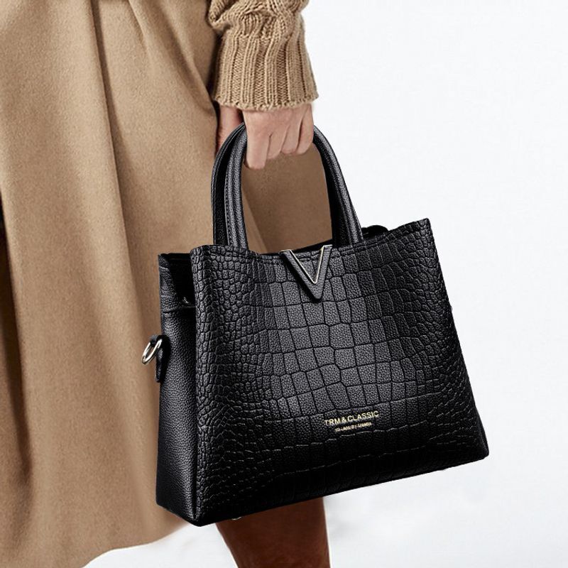 Women's New Style Handheld Simple And Elegant Texture Single Shoulder Diagonal Straddle Bag