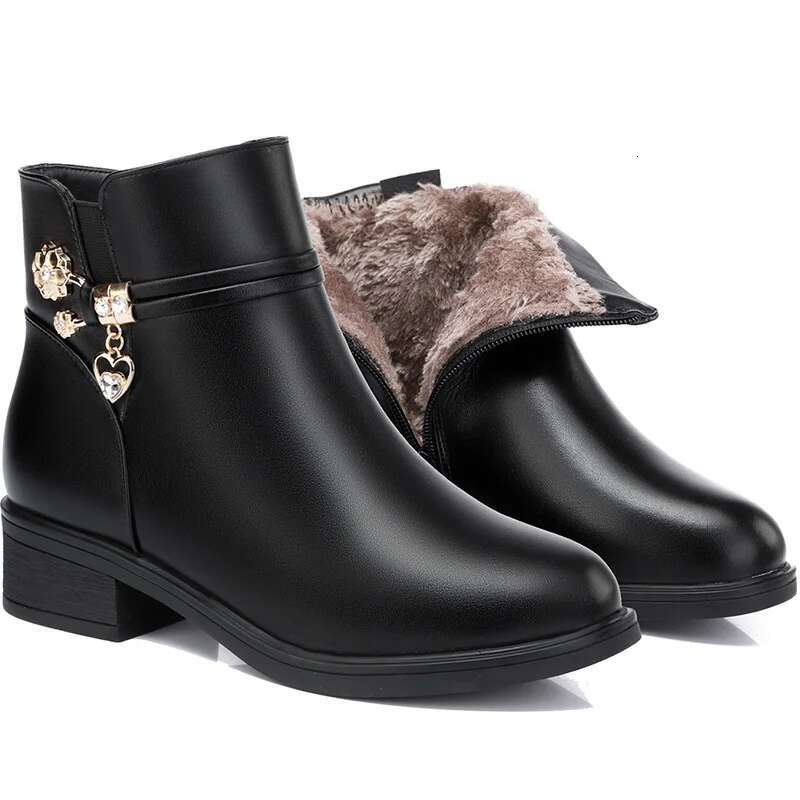 2025 New Women's Bare Short Thick High Heels Comfortable Waterproof Wool Soft Bottom Designer Fashion Snow Boots