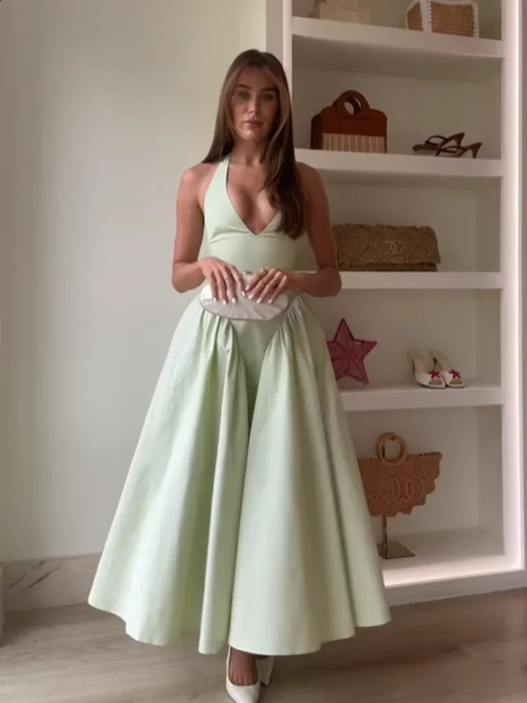 Elegant A-line sleeveless long dress fashionable V-neck lace high waisted pleated fluffy dress womens summer cocktail party dress 250408