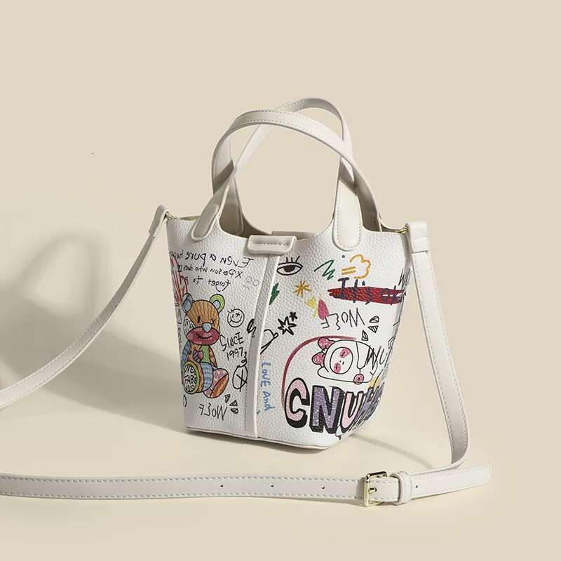 2Pc/Set Summer Cute Little Bear Graffiti Basket Bucket Women PU Printed Handbag New Trendy Clutch Purse Composite Bag