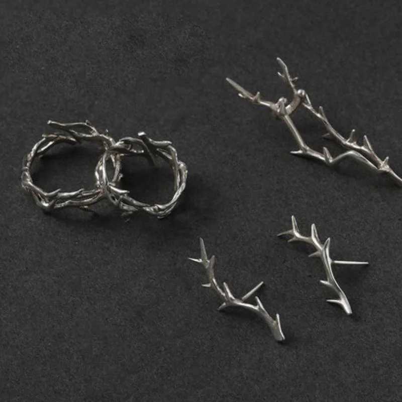Retro Ins style adhesive mens and womens rings with branches thorns couple ring gifts fashion and personalityXJ250412