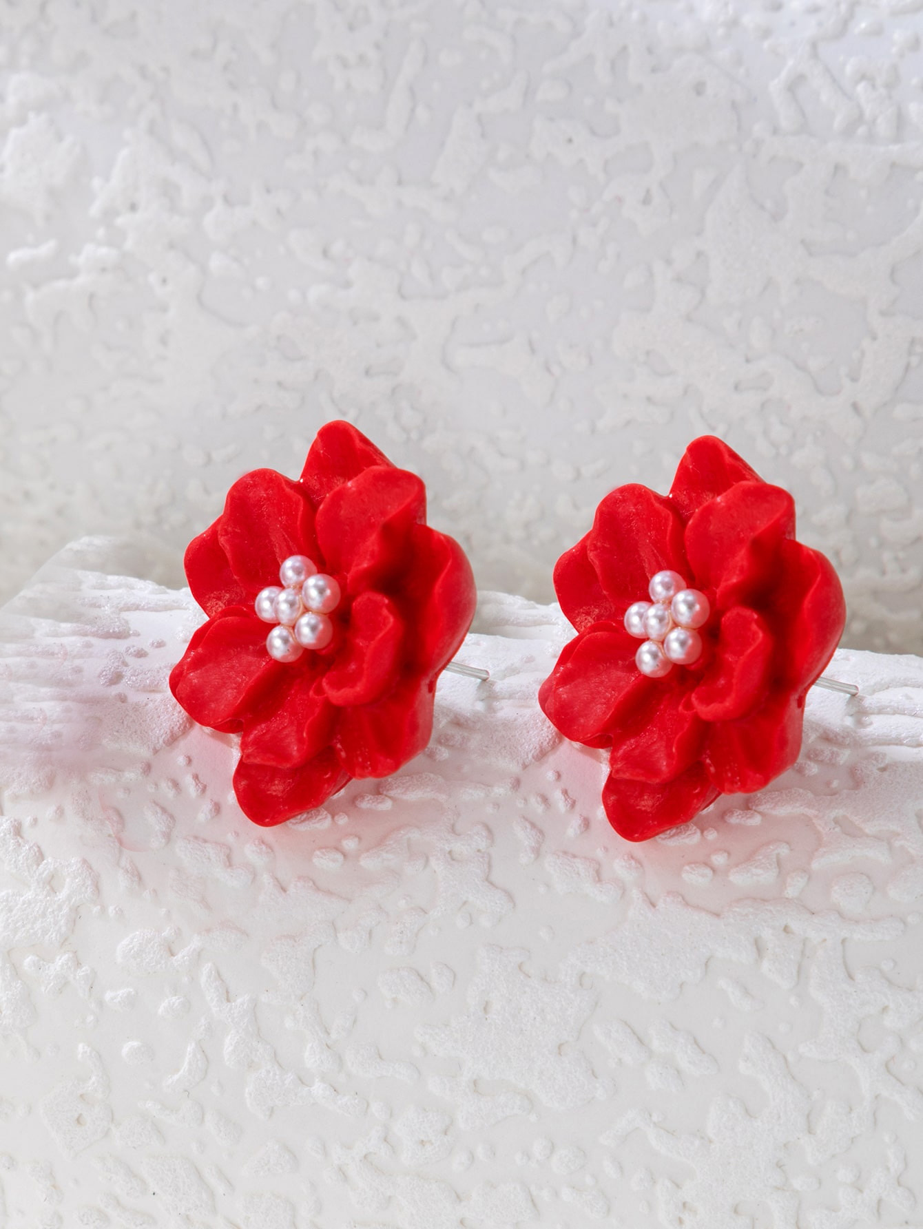 Ladies' earrings with red flowers and pearl earrings