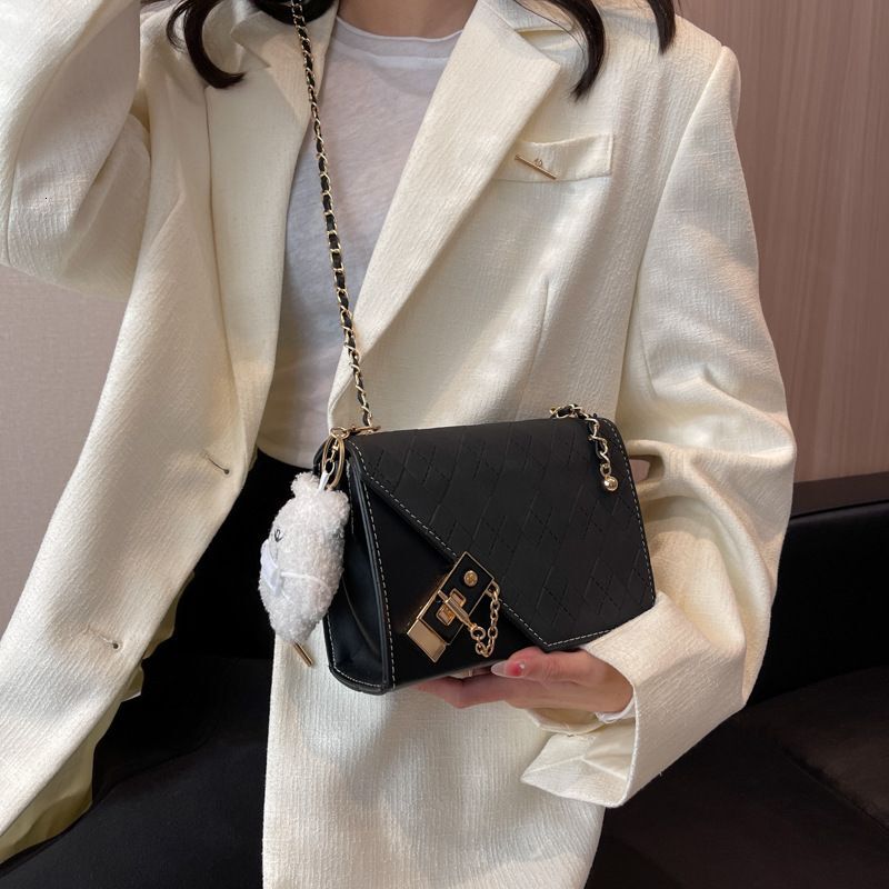 Personalized Niche Design Small Square Bag Fashion New Matte Ladies Shoulder Messenger Ladies Bag