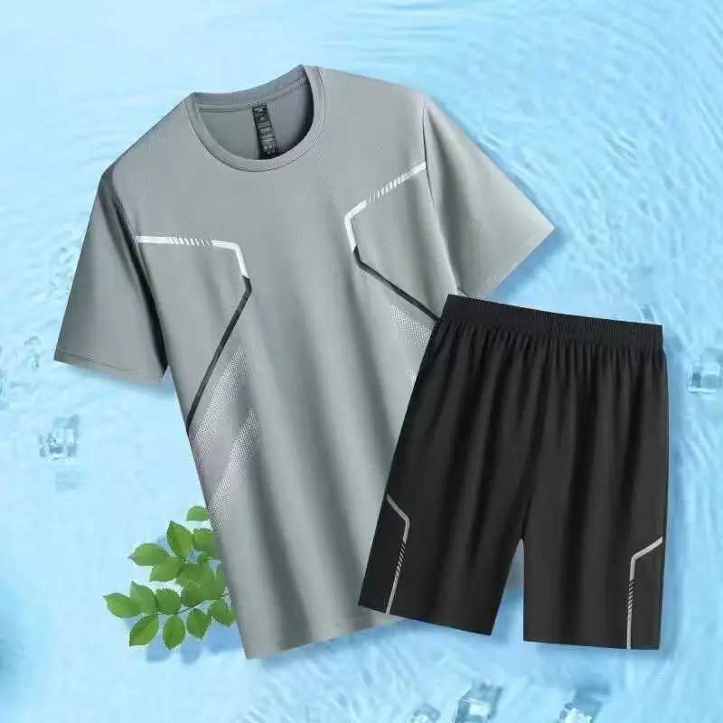 Summer casual mens short sleeved T-shirt trend five point short sleeved two-piece set outdoor sports quick drying mens clothingXJ250412