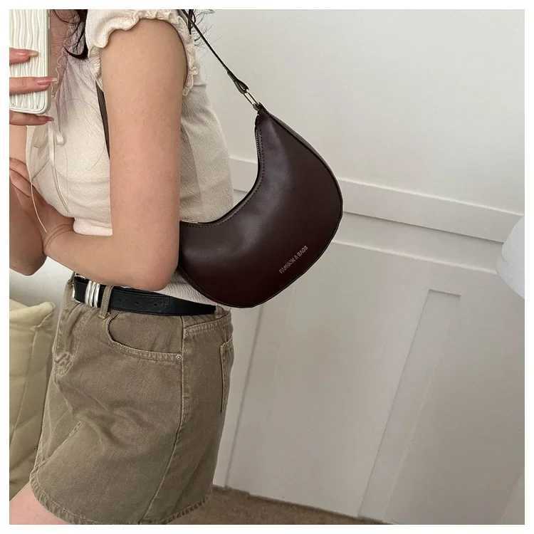 Luxury Design Shoulder Bags for Women Half Moon Hobo Bag Lady Fashion Brand Underarm Bags Cowhide Leather Small Clutch HandbagT2511112