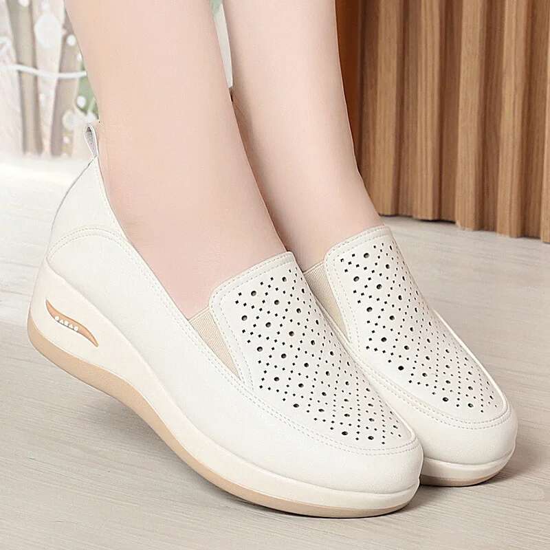 2025 Summer New Breathable and Comfortable Shallow Mouth Soft Leather Women's Designer Fashion Wedge Shoes