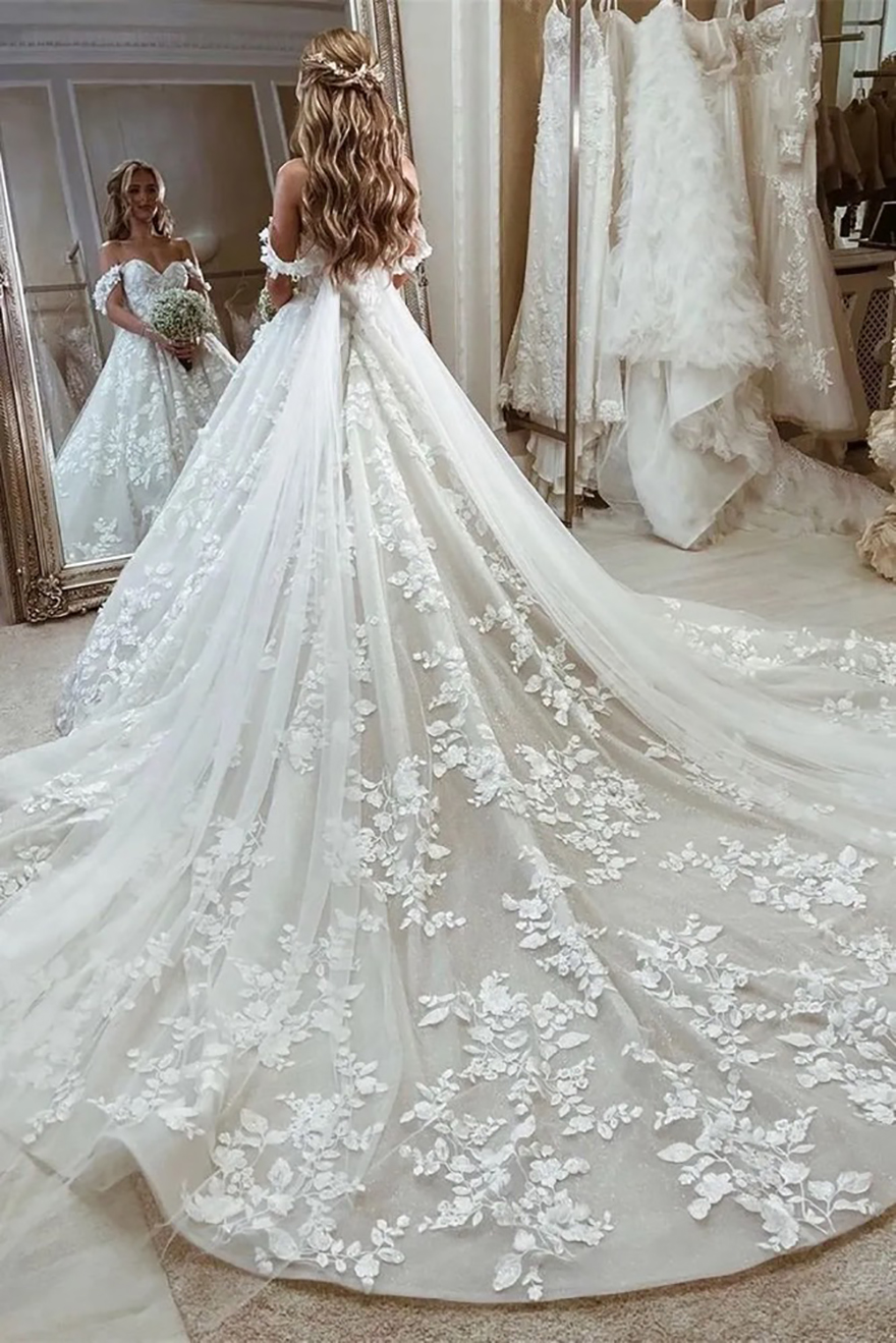 Gorgeous Lace Wedding Dresses Arabic Dubai Elegant Off Shoulder Backless Appliques 3D Flora Long Train Bridal Gowns Vestidos Custom Made