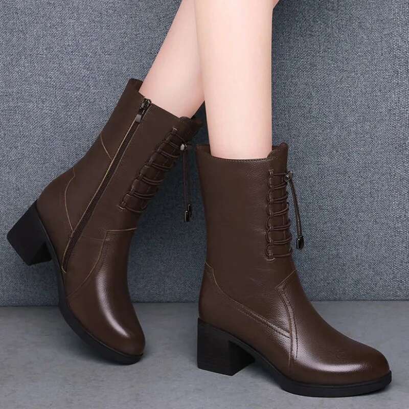 2025 New Women's Lace up Leather Shoes with Middle Heel, Designed by Women's Fashion Boots, Brown Round Head Lace, Novel and High Quality