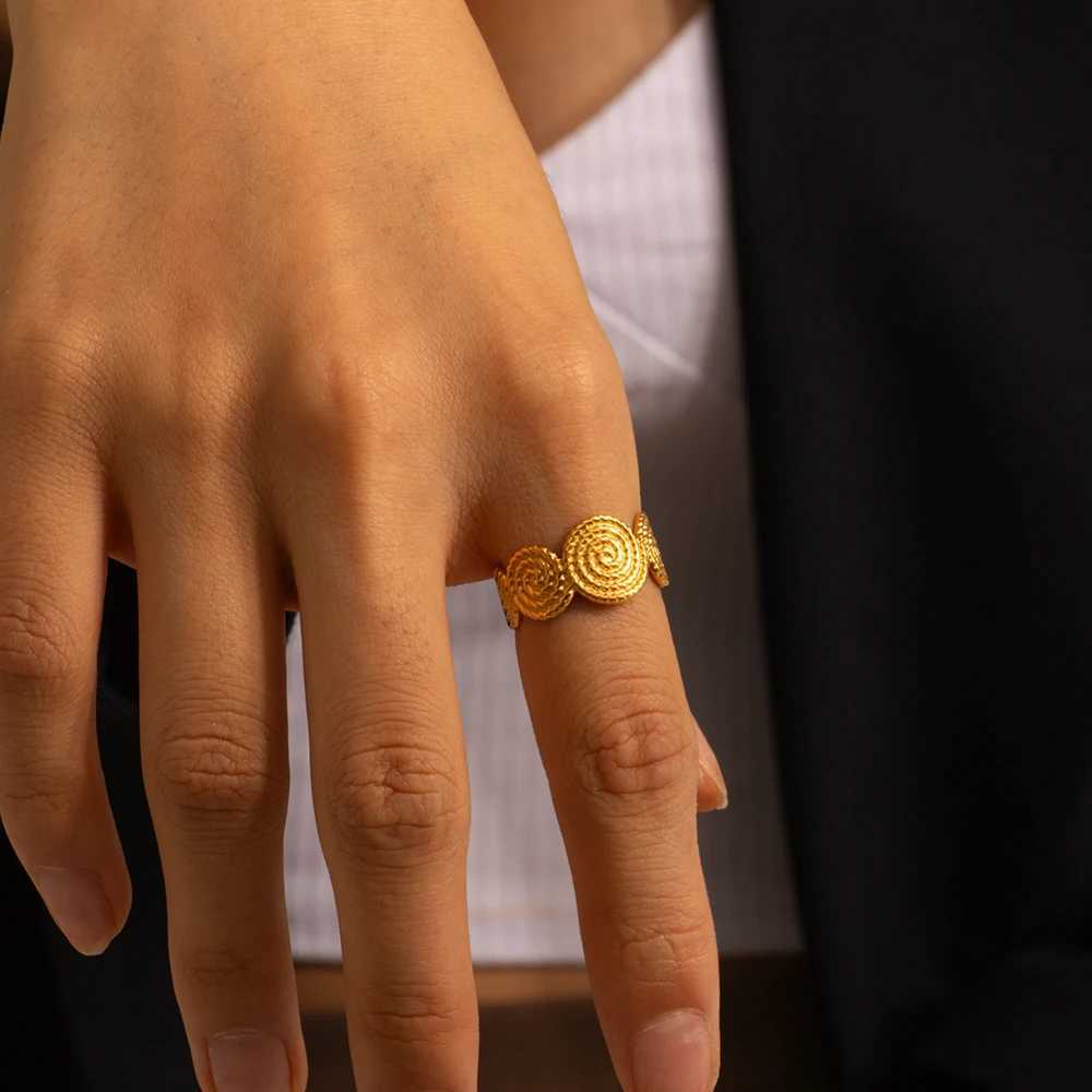 Uworld Stainless Steel Twisted Thread Ring Open Ring Female Charm Fashion Jewelry Bijoux Waterproof JewelryXJ250412
