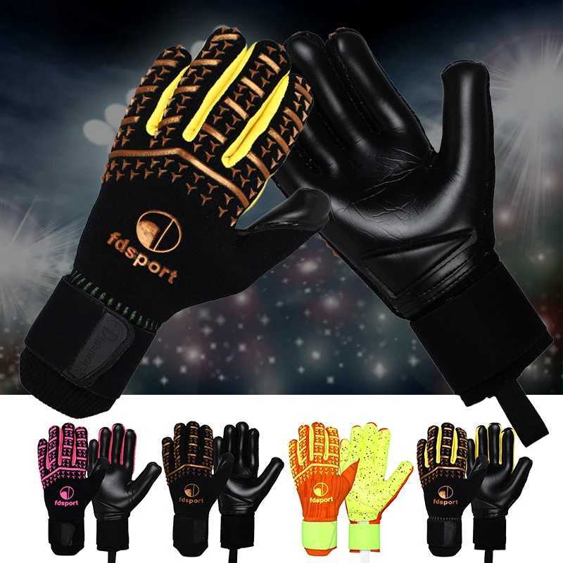 High quality football gloves goalkeeper thick latex protection goalkeeper football wristband gloves for teenagersXJ250412