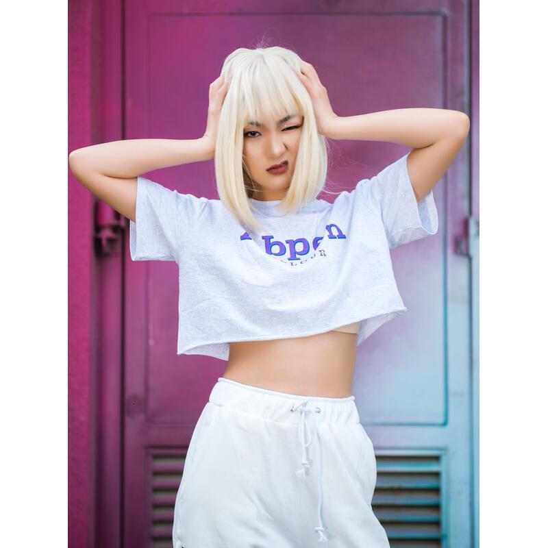 12 Inch Beige Short Bob With Bangs Light Yaki Straight Blunt Cut Glueless Realistic Look Daily Costume Wig For Women Synthetic Heat Resistant Hair Wig