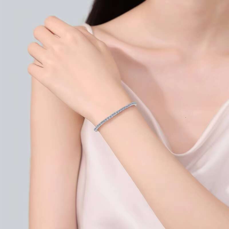 Hot Selling 925 Silver Moissanite Bracelet Fashionable Rhodium Plated Ice Crystal Bangle