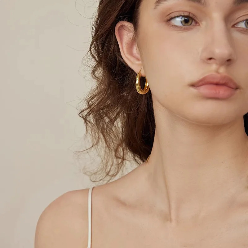 Shiny U retro light yellow gold ring earrings suitable for womens fashion jewelry gifts 250409